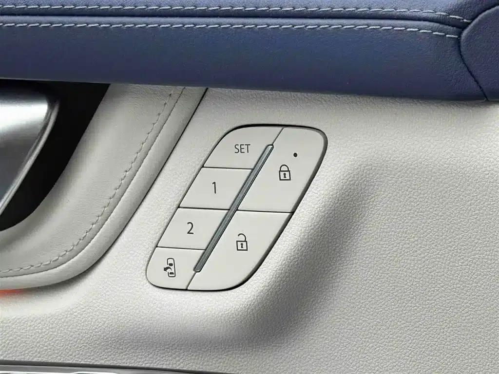 Century 2023 2.0T 7-Seat Luxury Edition — миниатюра 14