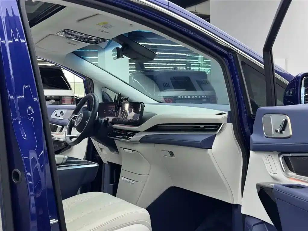 Century 2023 2.0T 7-Seat Luxury Edition — миниатюра 8