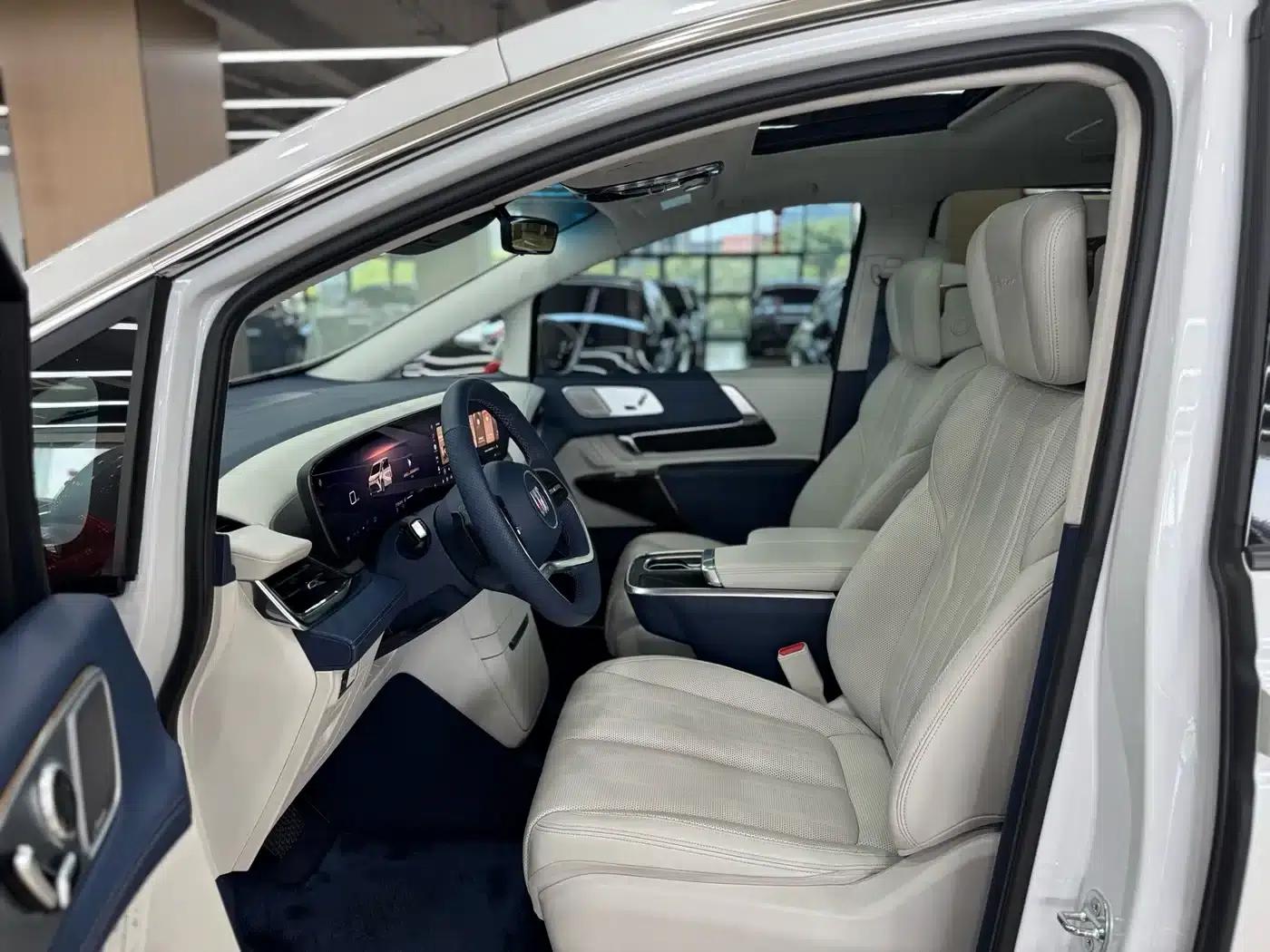 Century 2023 2.0T Six-Seat Luxury Edition — миниатюра 6