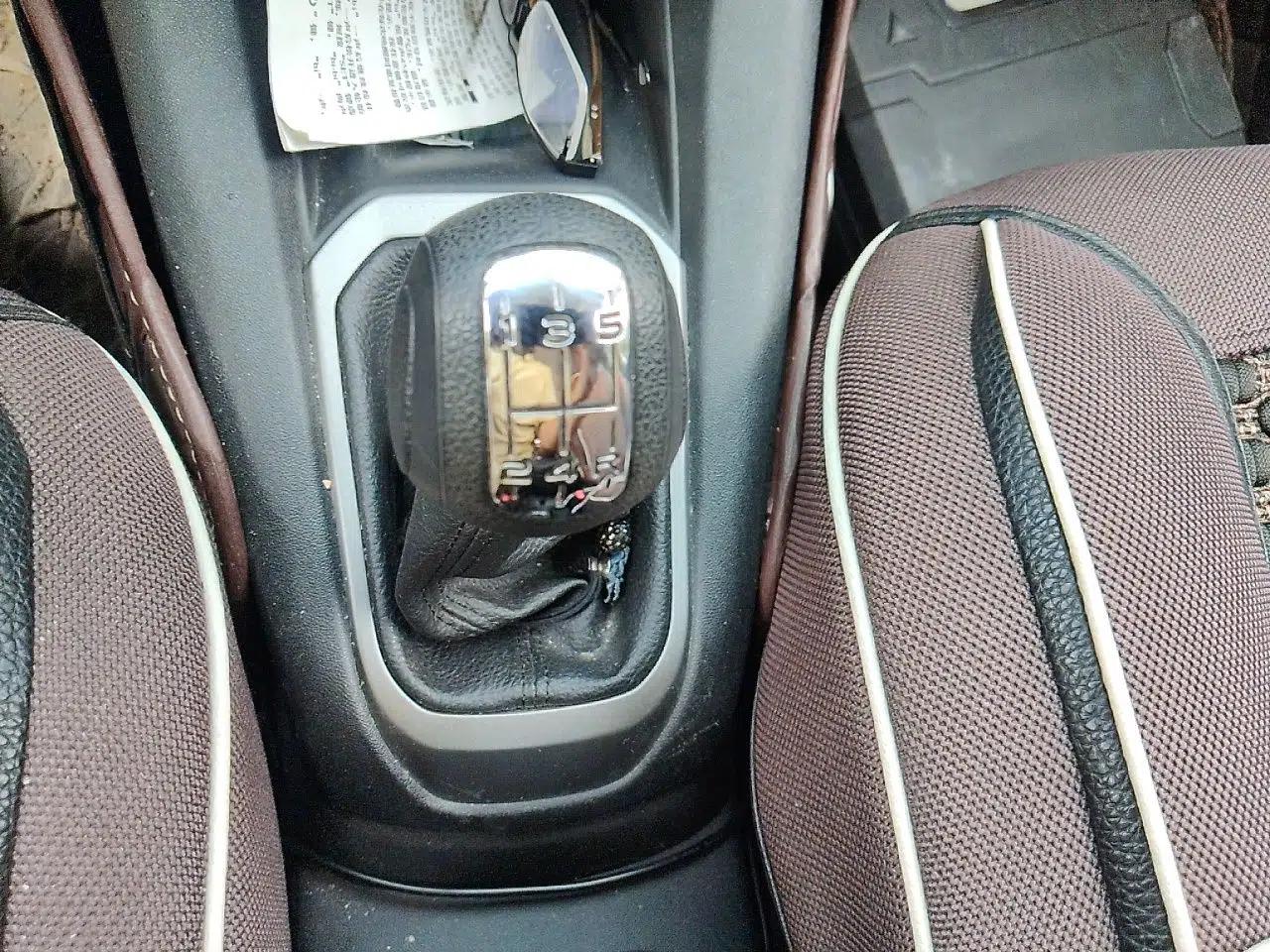 Citroen Elysee 2014 1.6L Manual Fashion Edition — миниатюра 14