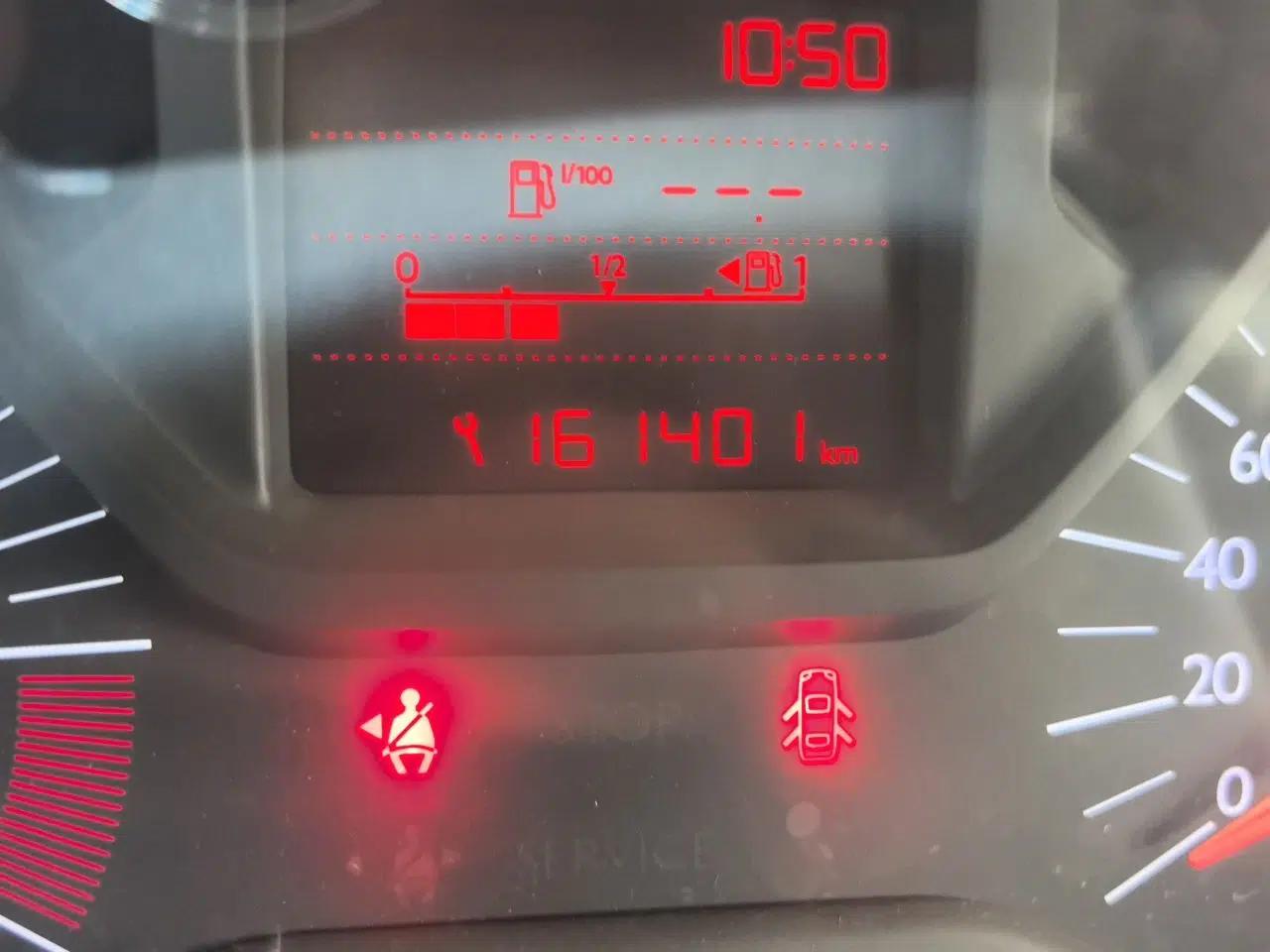 Citroen Elysee 2014 1.6L Manual Fashion Edition — миниатюра 12