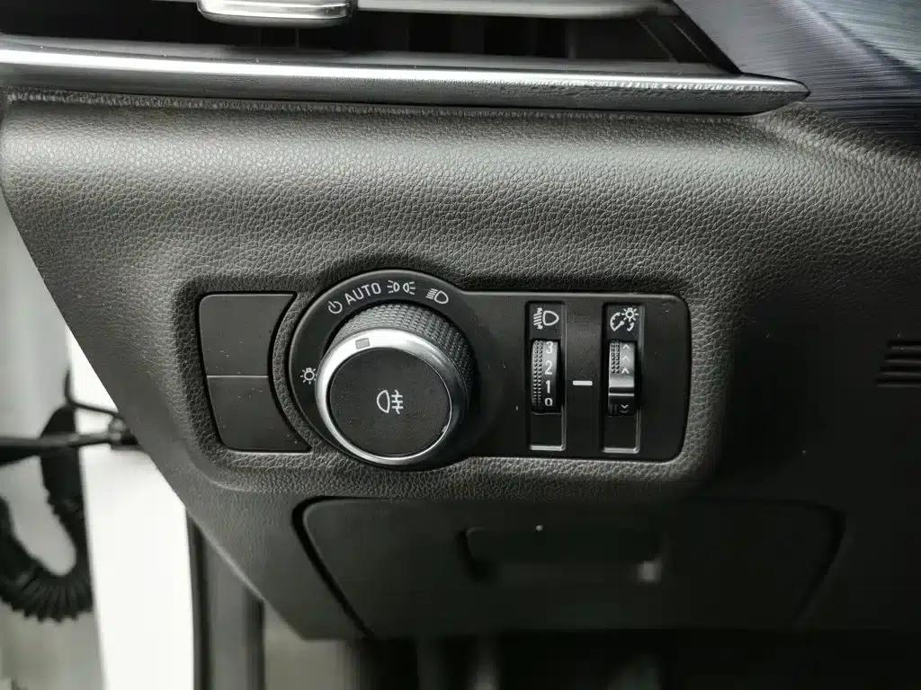 Buick Velite 6 2022 Plug-in Hybrid Connected Smart Edition — миниатюра 21