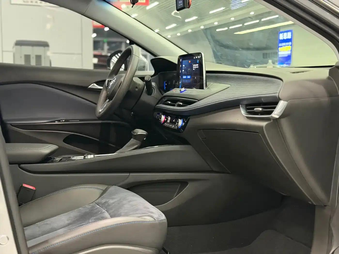 Buick Velite 6 2020 Plug-in Hybrid Connected Smart Edition — миниатюра 9