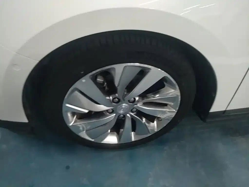 Buick Velite 6 2020 Plug-in Hybrid Connected Smart Edition — миниатюра 23