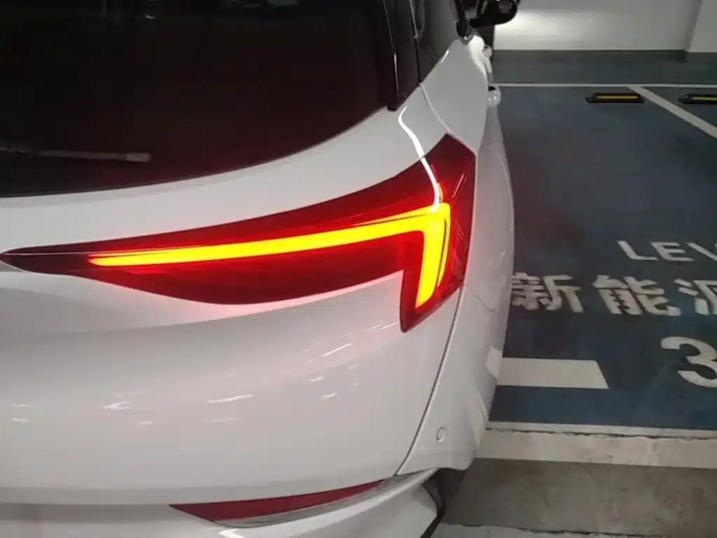 Buick Velite 6 2020 Plug-in Hybrid Connected Smart Edition — миниатюра 8