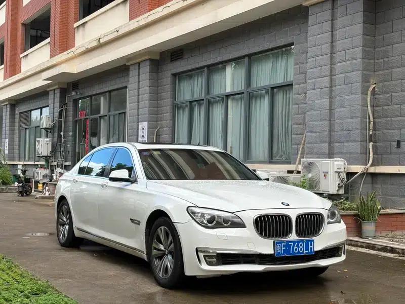 2011 BMW 7 Series 730Li Elegant Edition — миниатюра 3