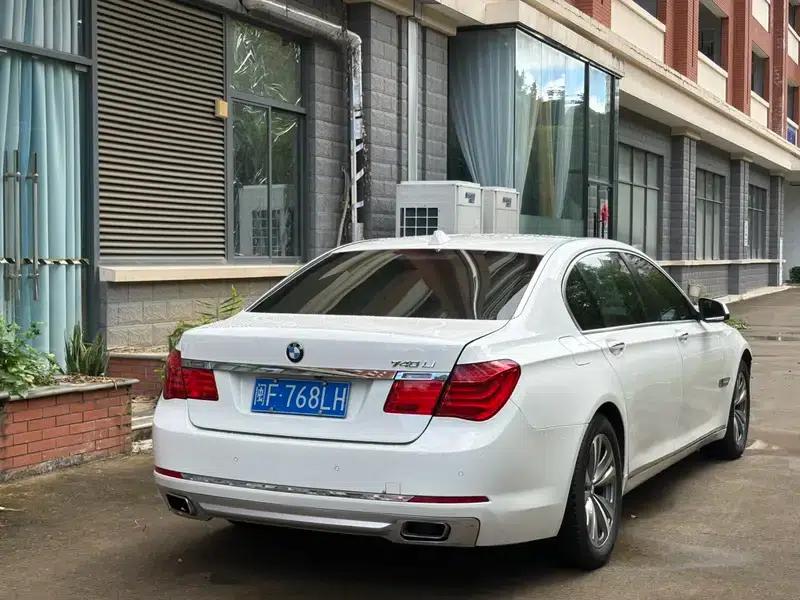 2011 BMW 7 Series 730Li Elegant Edition — миниатюра 6