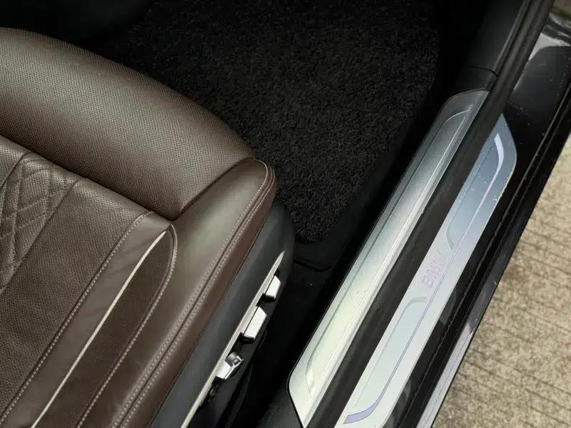 2016 BMW 7 Series 730Li Leading Edition — миниатюра 12