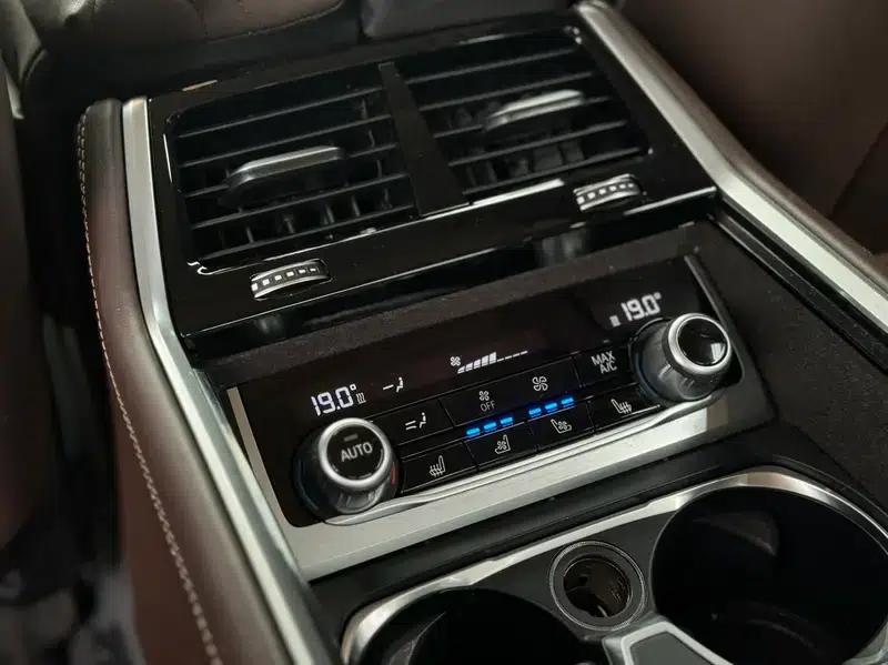2016 BMW 7 Series 730Li Leading Edition — миниатюра 21
