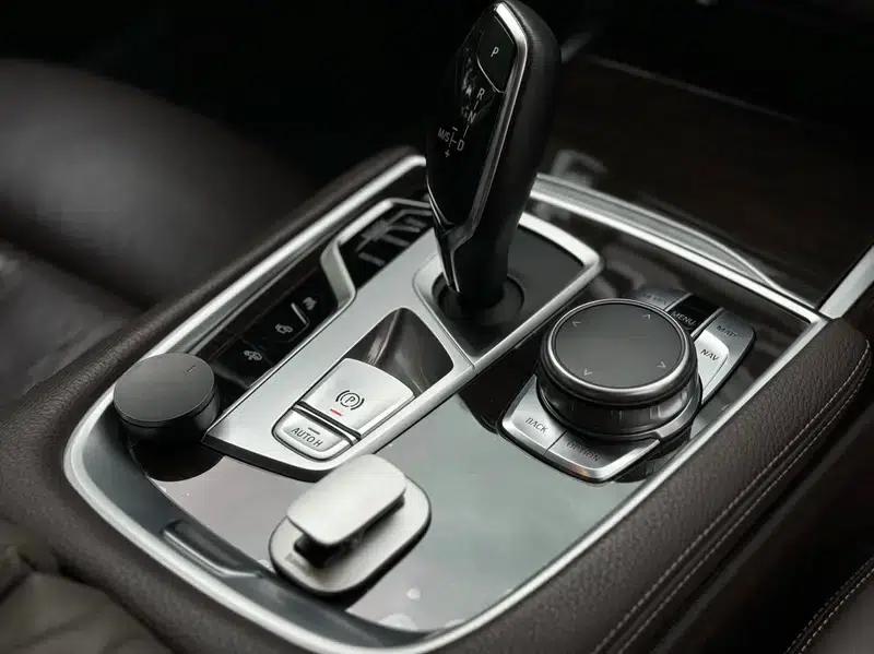 2016 BMW 7 Series 730Li Leading Edition — миниатюра 23