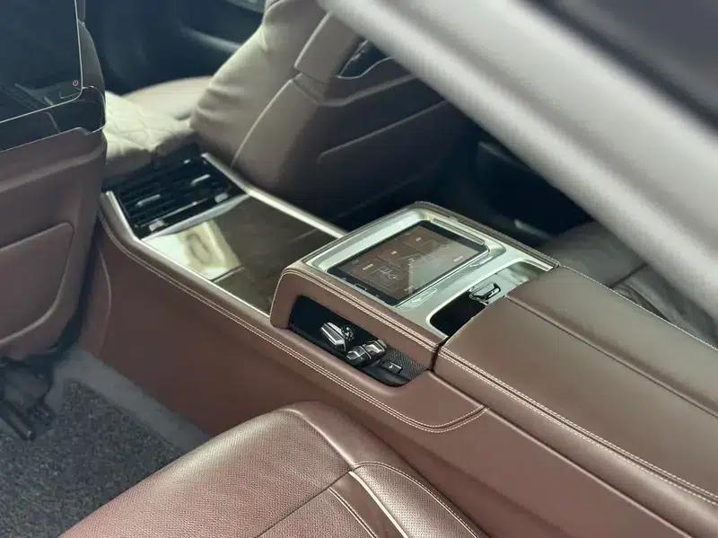 2016 BMW 7 Series 730Li Leading Edition — миниатюра 28