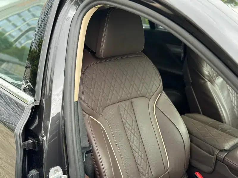 2016 BMW 7 Series 730Li Leading Edition — миниатюра 29