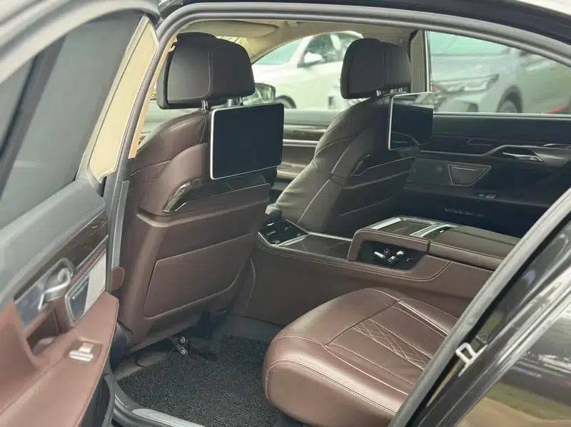 2016 BMW 7 Series 730Li Leading Edition — миниатюра 31