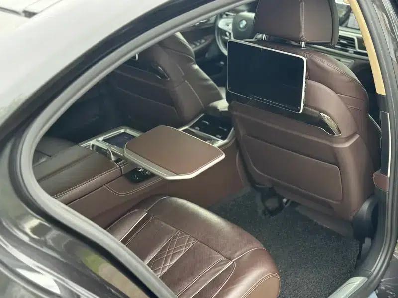 2016 BMW 7 Series 730Li Leading Edition — миниатюра 34
