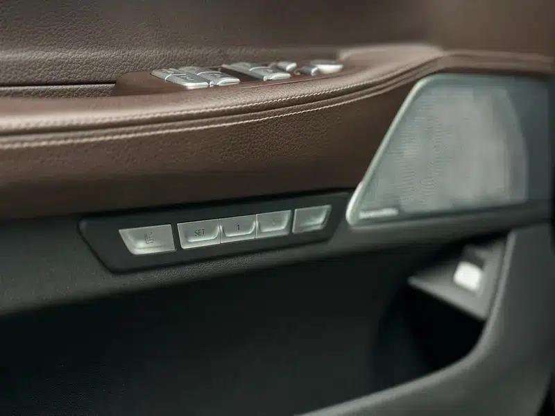 2016 BMW 7 Series 730Li Leading Edition — миниатюра 9