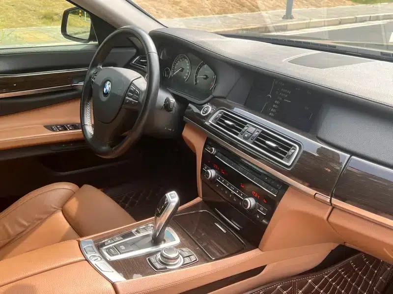 2011 BMW 7 Series 750Li xDrive — миниатюра 11