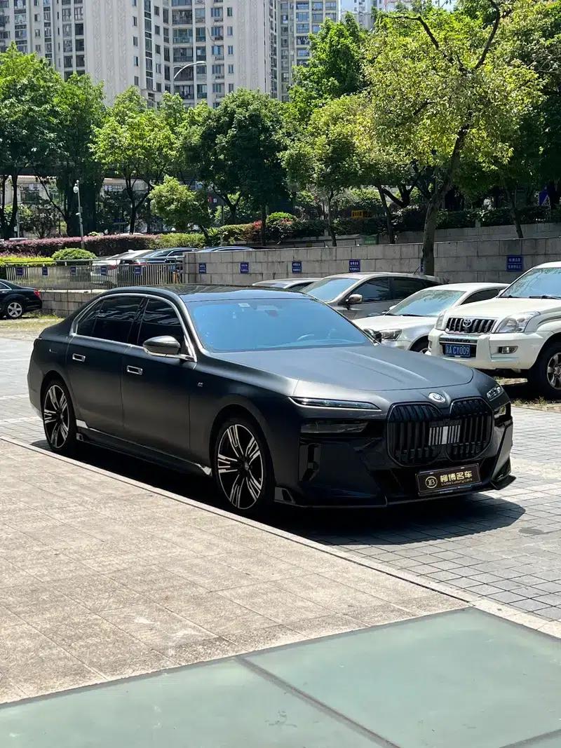2023 BMW 7 Series 740Li Luxury M Sport Package — миниатюра 3