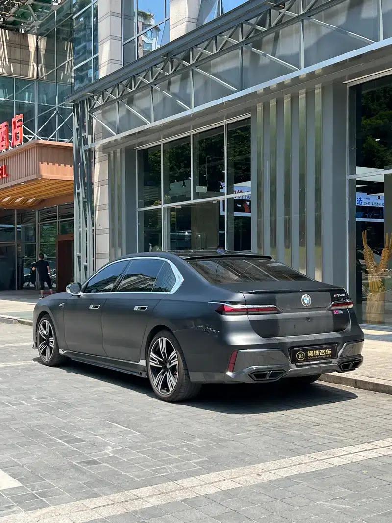 2023 BMW 7 Series 740Li Luxury M Sport Package — миниатюра 4