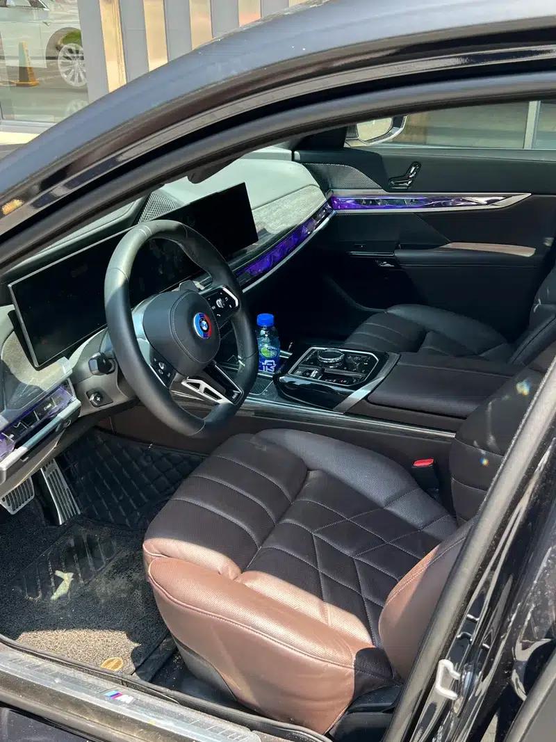 2023 BMW 7 Series 740Li Luxury M Sport Package — миниатюра 10