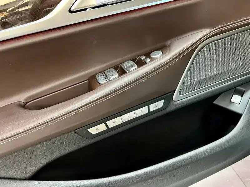 2016 BMW 7 Series 740Li Luxury — миниатюра 9