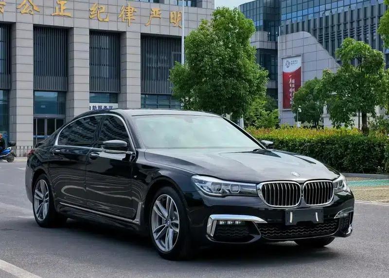 2018 BMW 7 Series 730Li Leading Edition M Sport Package — миниатюра 3