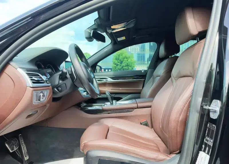 2018 BMW 7 Series 730Li Leading Edition M Sport Package — миниатюра 8