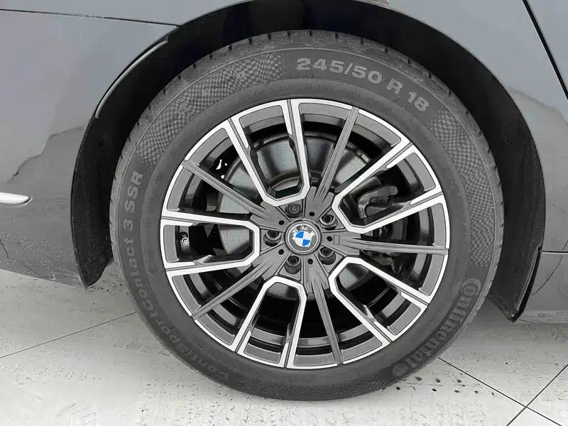 2017 BMW 7 Series 730Li Leading Edition — миниатюра 11