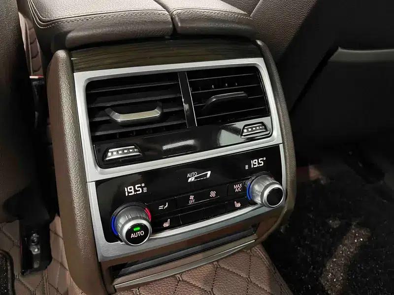 2017 BMW 7 Series 730Li Leading Edition — миниатюра 15