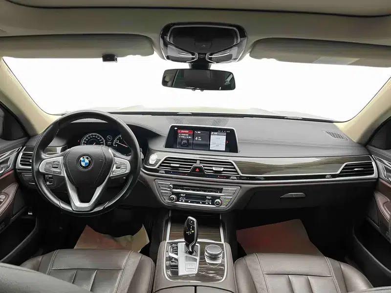 2017 BMW 7 Series 730Li Leading Edition — миниатюра 19