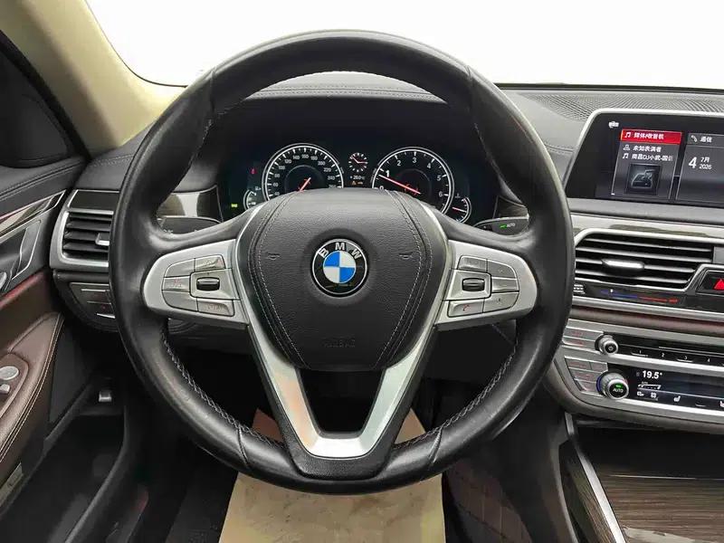 2017 BMW 7 Series 730Li Leading Edition — миниатюра 21