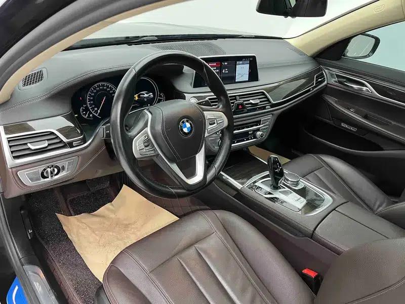 2017 BMW 7 Series 730Li Leading Edition — миниатюра 22