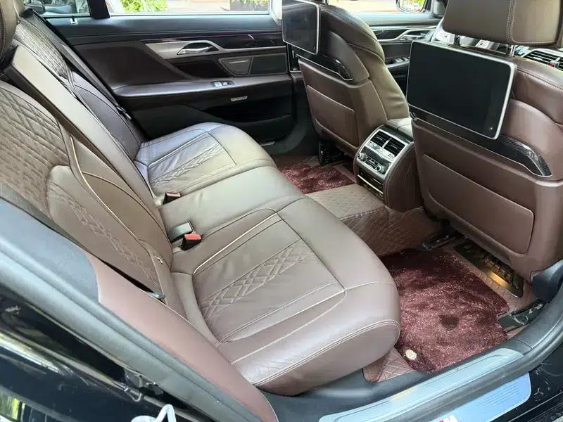 2018 BMW 7 Series 730Li Luxury M Sport Package — миниатюра 16