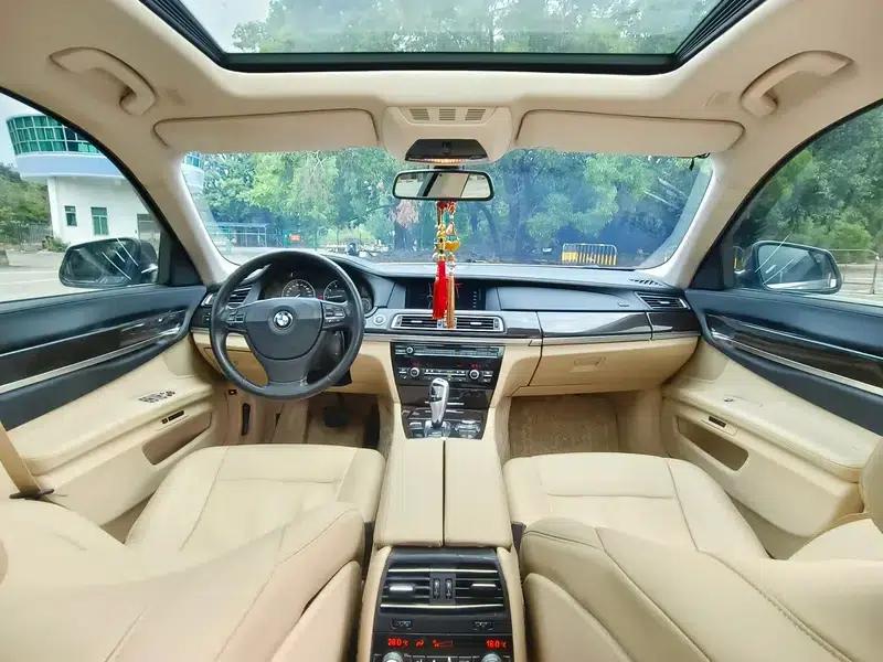 BMW 7 Series 2009 740Li Leading Edition — миниатюра 12