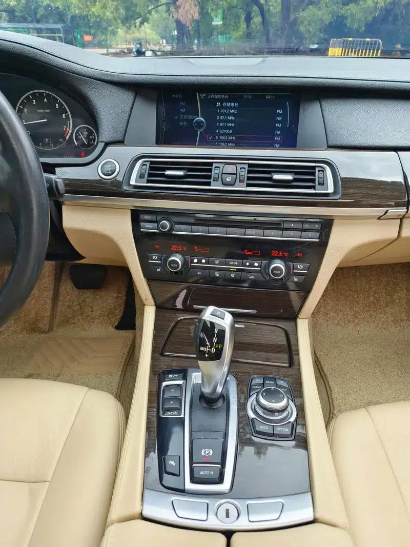 BMW 7 Series 2009 740Li Leading Edition — миниатюра 13
