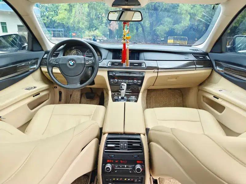 BMW 7 Series 2009 740Li Leading Edition — миниатюра 15