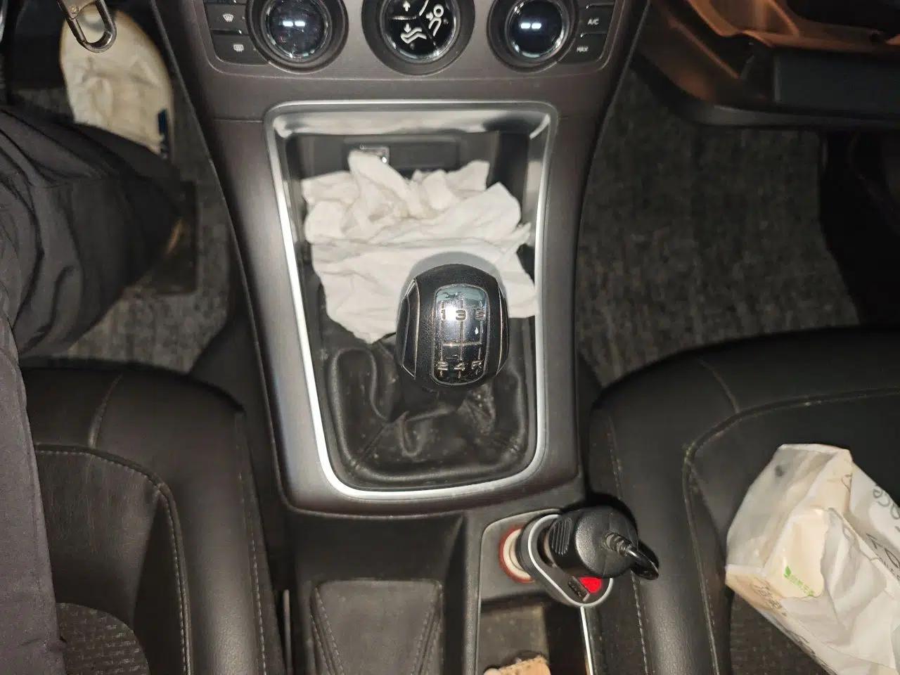 Citroen C4 Sega 2016 1.6L Manual Luxury Model — миниатюра 14
