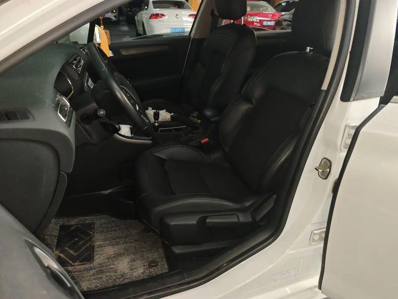 Citroen C4 Sega 2016 1.6L Manual Luxury Model — миниатюра 15