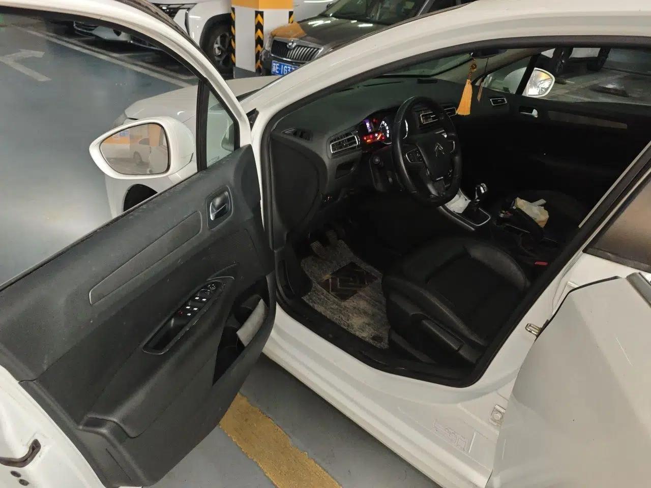 Citroen C4 Sega 2016 1.6L Manual Luxury Model — миниатюра 16