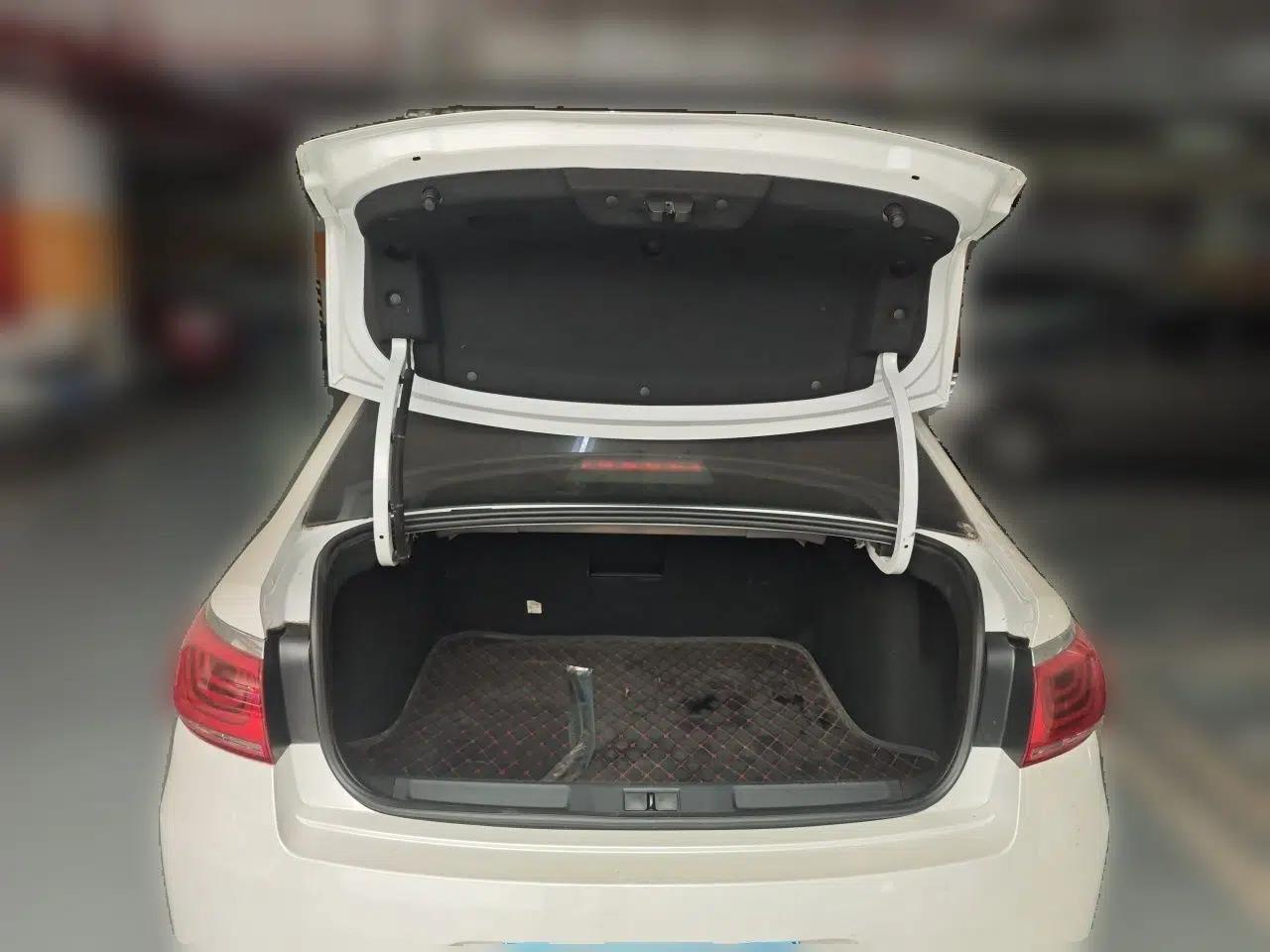 Citroen C4 Sega 2016 1.6L Manual Luxury Model — миниатюра 19