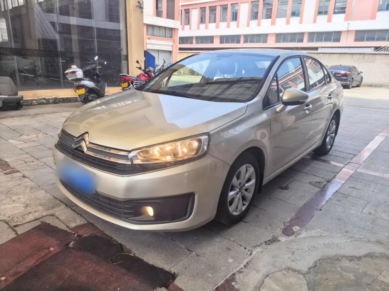 Citroen C4 Sega 2016 1.6L Manual Comfort Model — миниатюра 1