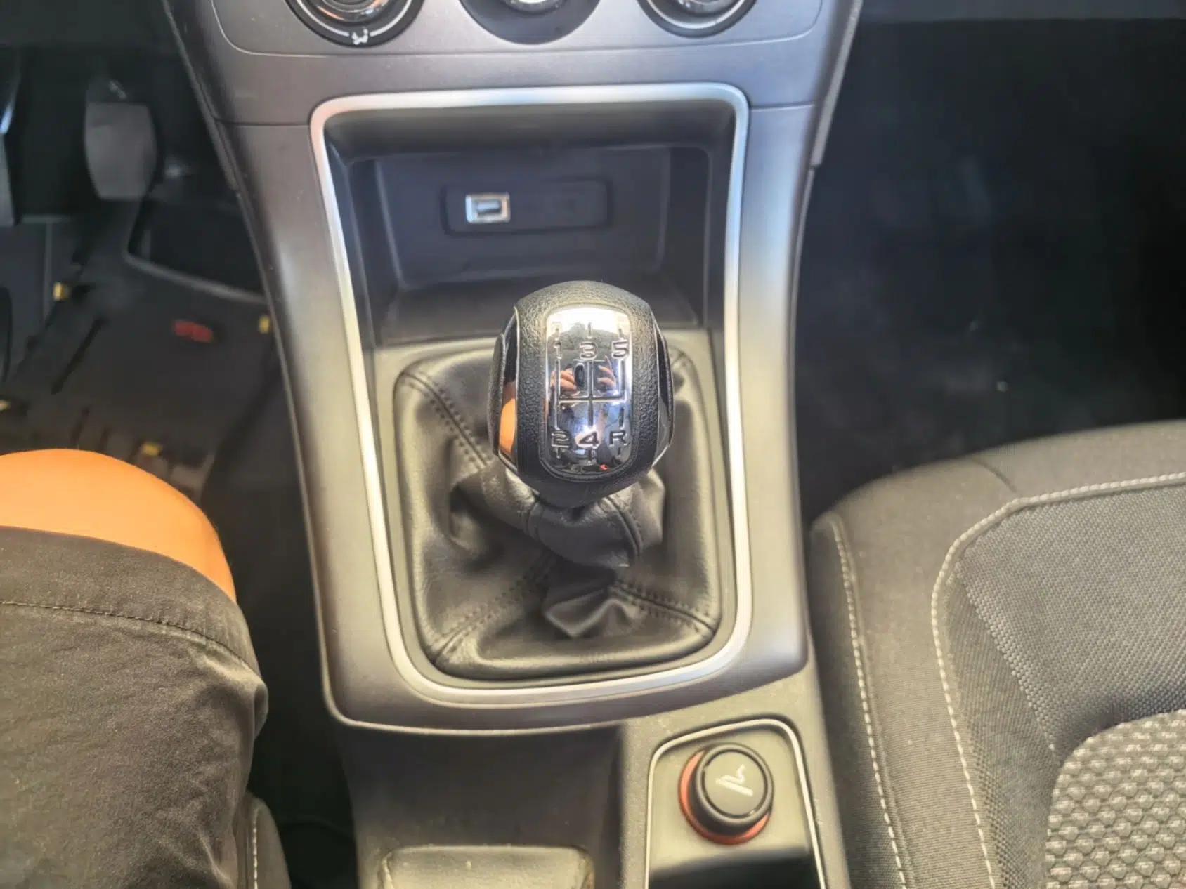 Citroen C4 Sega 2016 1.6L Manual Comfort Model — миниатюра 16