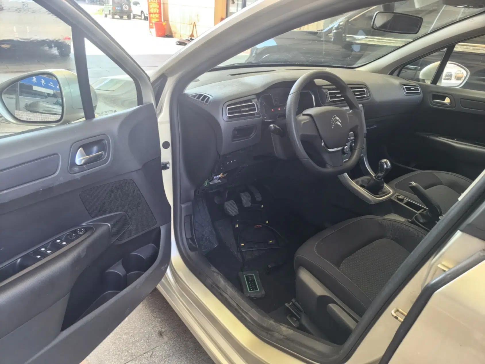 Citroen C4 Sega 2016 1.6L Manual Comfort Model — миниатюра 18