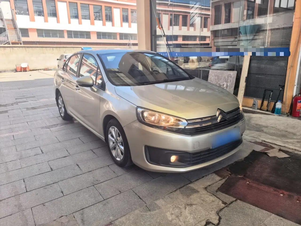 Citroen C4 Sega 2016 1.6L Manual Comfort Model — миниатюра 3