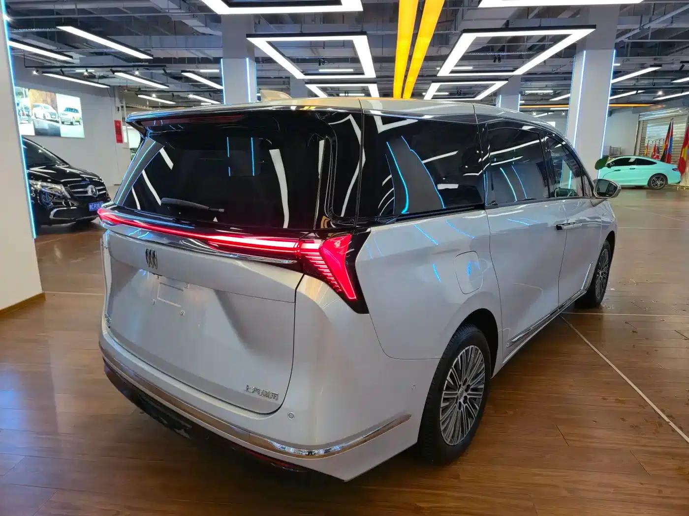 Buick GL8 PHEV 2024 Luxury Edition 7-seater — миниатюра 5