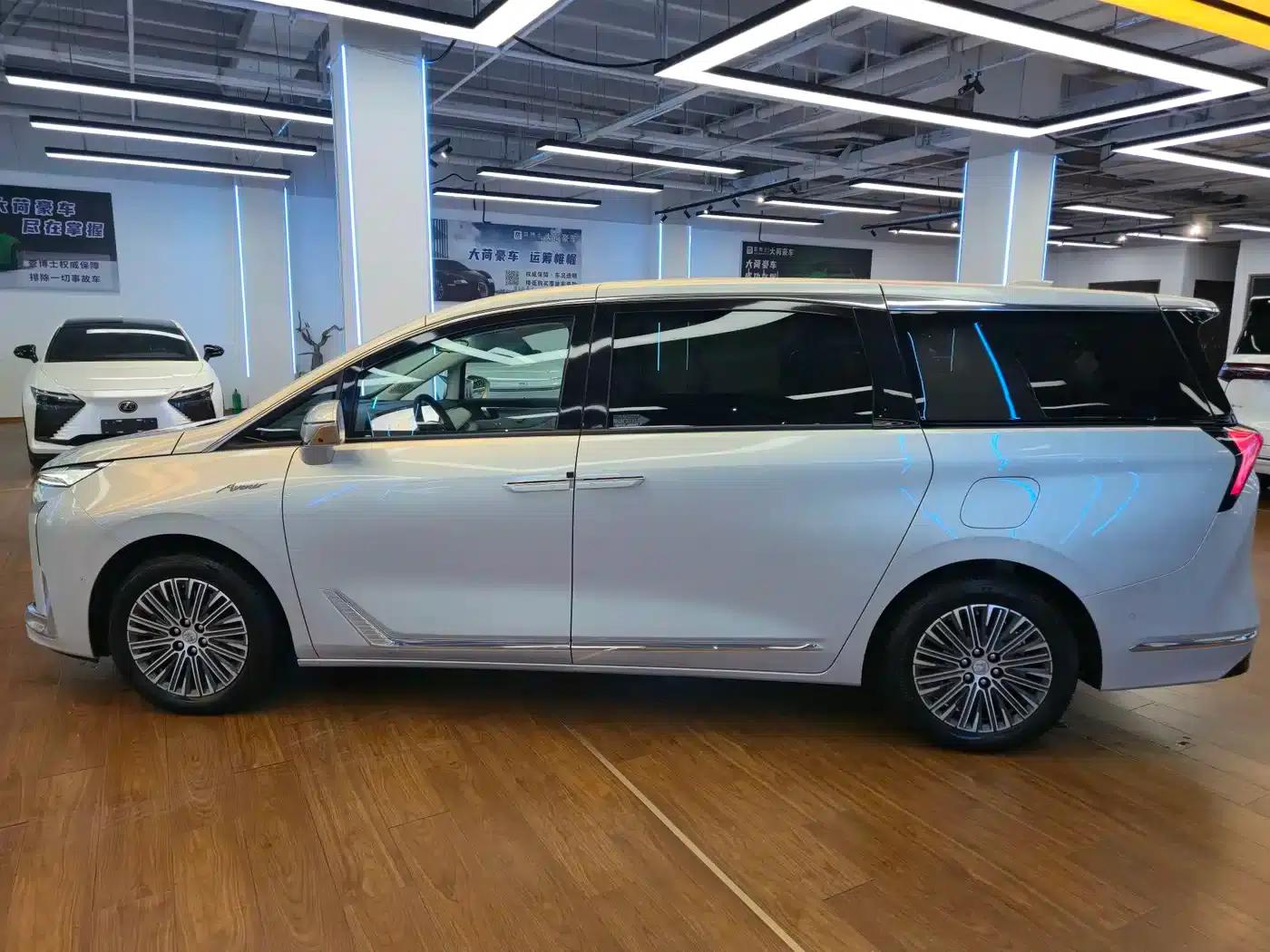 Buick GL8 PHEV 2024 Luxury Edition 7-seater — миниатюра 8
