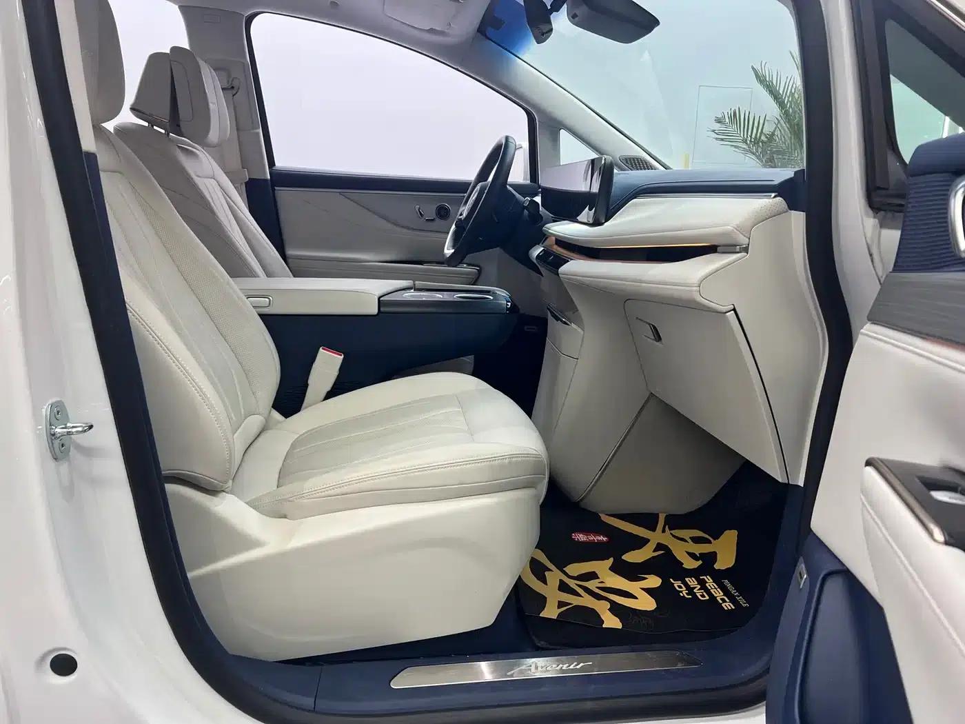 Buick GL8 PHEV 2024 Luxury Edition 6-seater — миниатюра 16