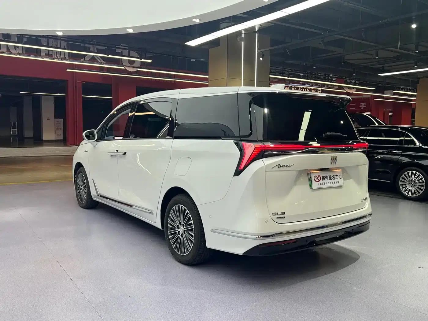 Buick GL8 PHEV 2024 Luxury Edition 6-seater — миниатюра 18