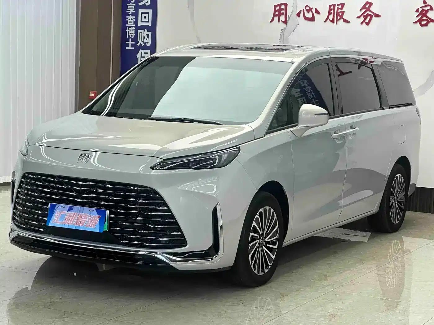Buick GL8 PHEV 2025 Land Cruiser First Edition — миниатюра 1