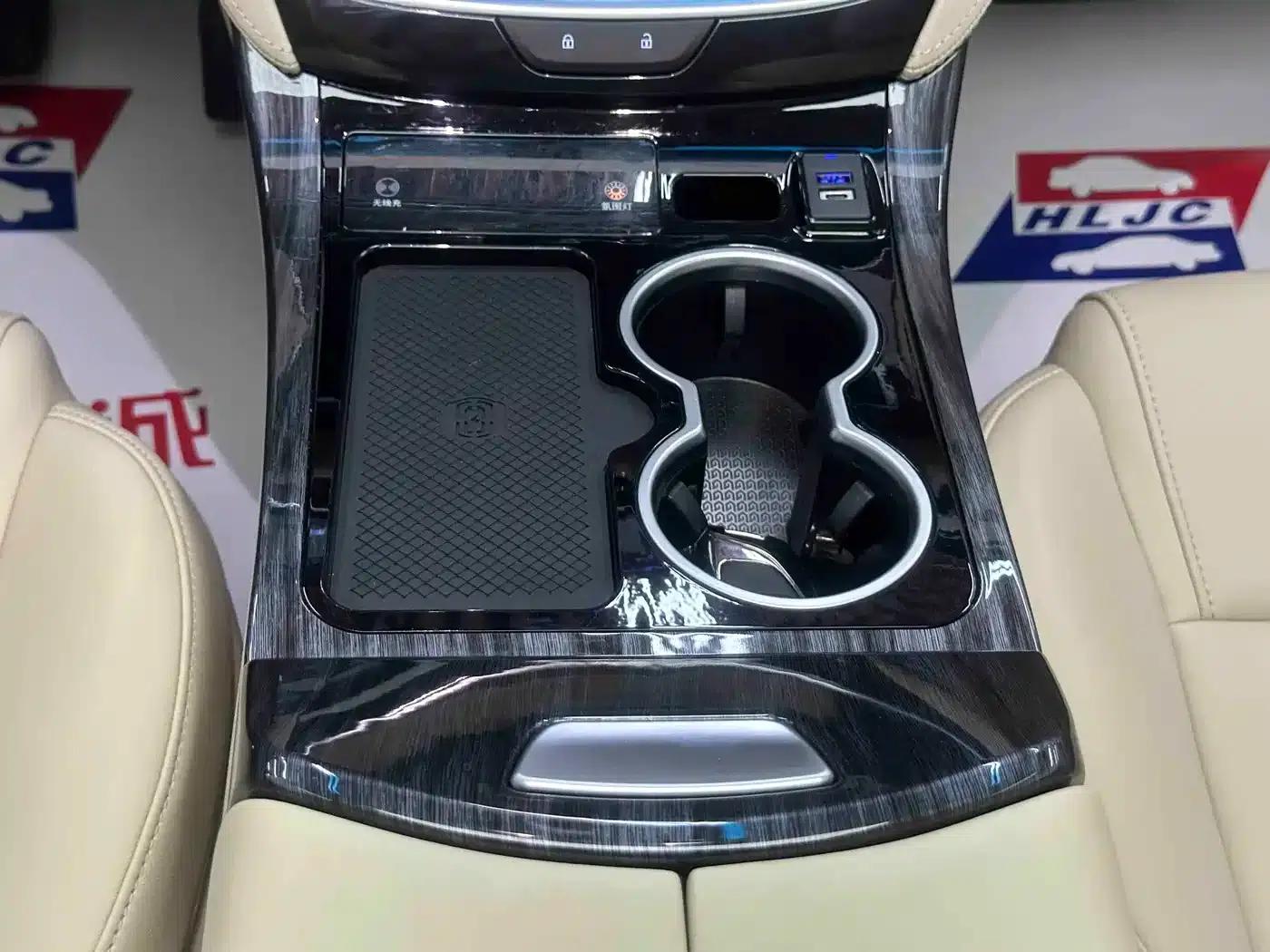 Buick GL8 PHEV 2025 Land Cruiser First Edition — миниатюра 12