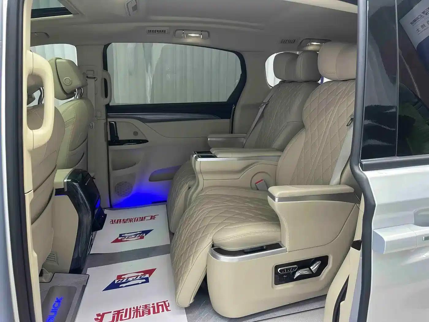 Buick GL8 PHEV 2025 Land Cruiser First Edition — миниатюра 8